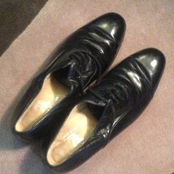 Neiman Marcus Leather shoes - 9.5 main image 5